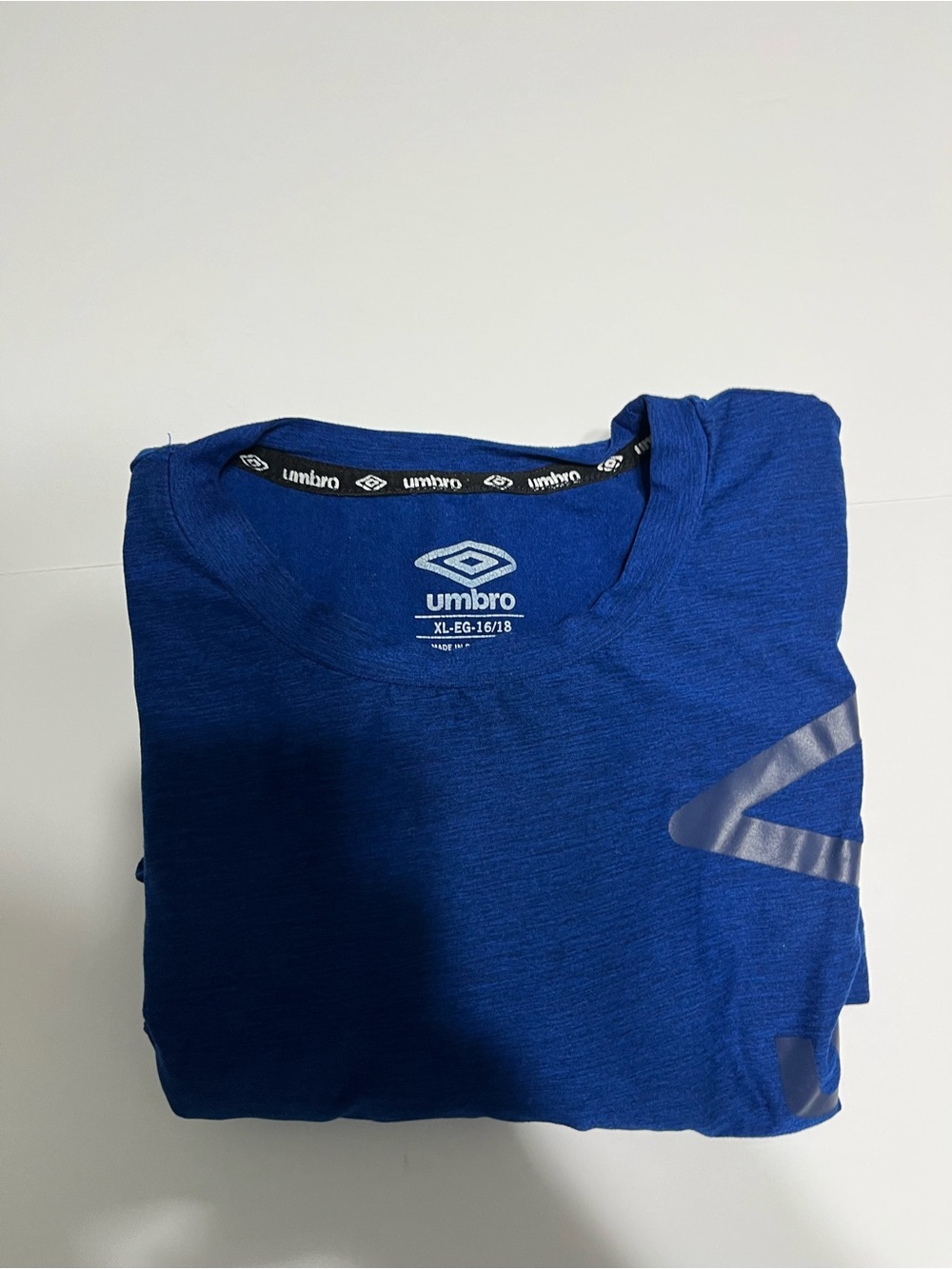 Umbro Men’s Short Sleeve Crewneck T-Shirt in Royal Blue